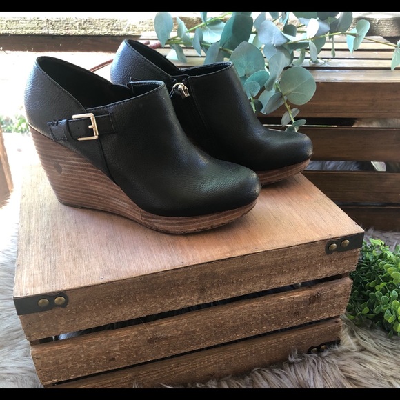 Dr. Scholl's Shoes - Dr. Scholl’s wedges!